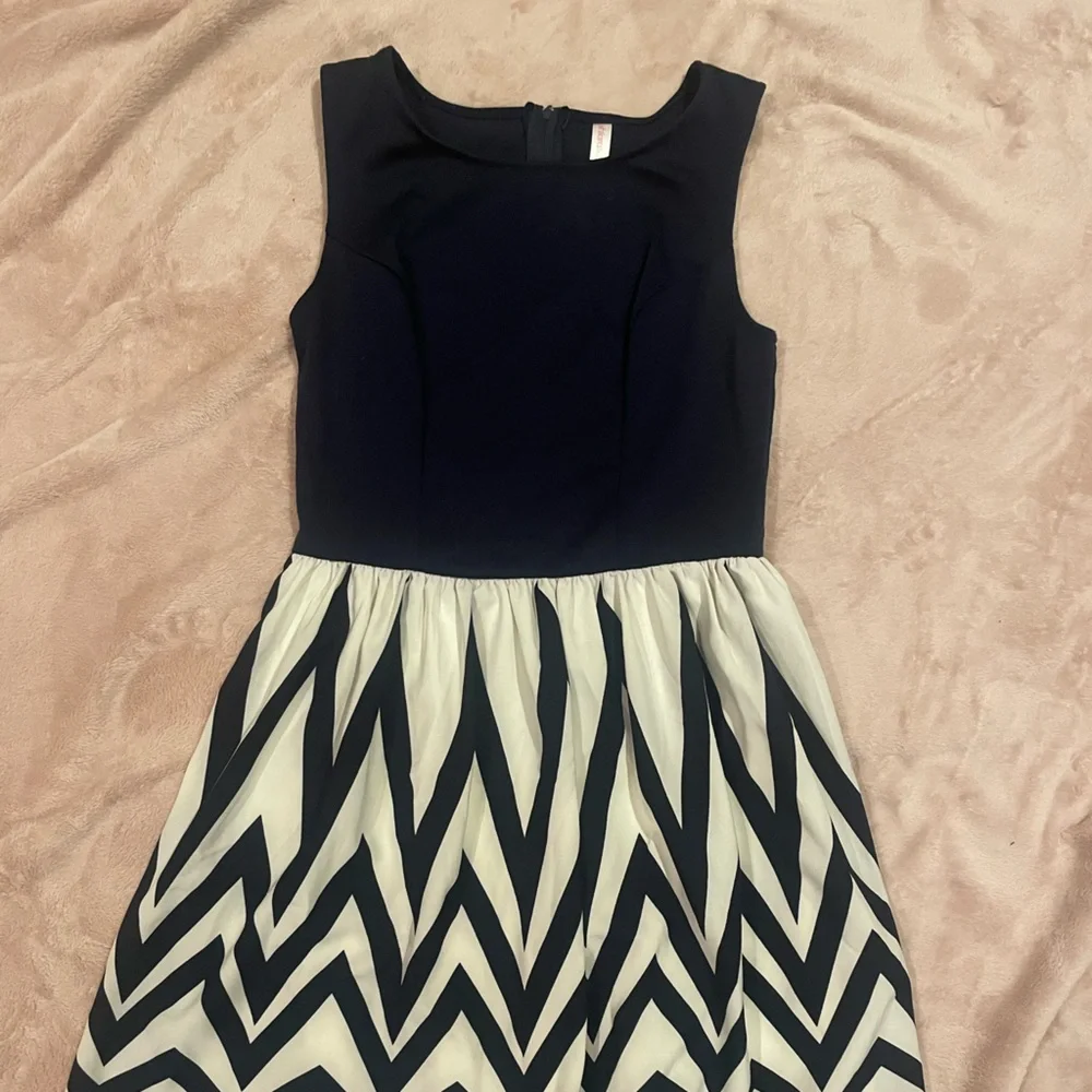 Dark Navy Chevron dress - Picture 2 of 4